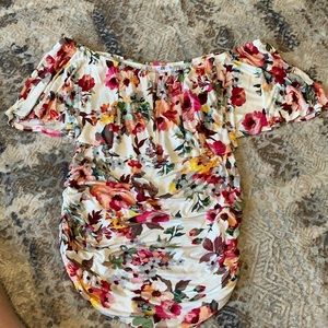 Stunning Venus off the shoulder flower blouse  1X